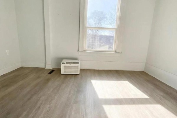 2nd Floor - 243 Woodfield Road, Toronto, ON M4L2W8 Photo 4