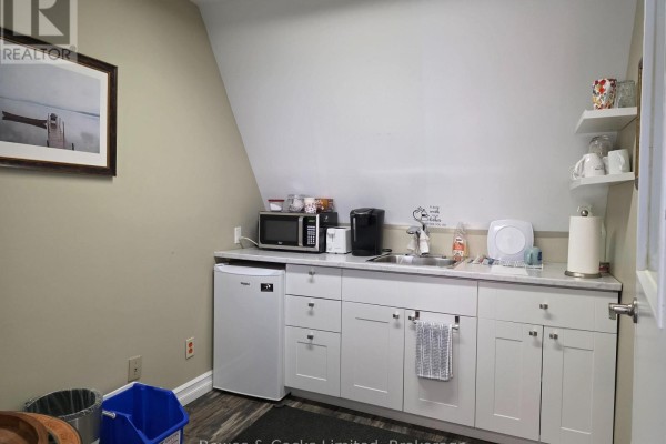 2nd Floor - 341 Charlotte Street, Peterborough, ON K9J3R2 Photo 5