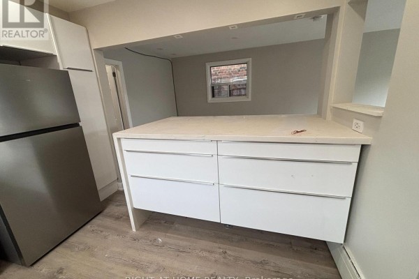 2nd Floor - 513 Oakwood Avenue, Toronto, ON M6E2W9 Photo 3