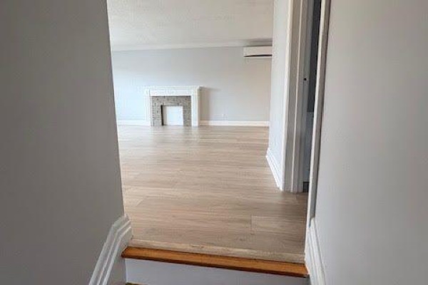 Kitchen - 2nd Floor - 576 Davenport Road, Toronto, ON M5R1K9 Photo 3