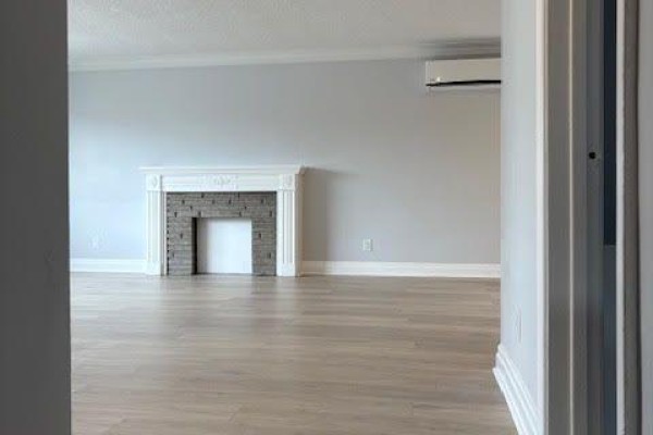 Den - 2nd Floor - 576 Davenport Road, Toronto, ON M5R1K9 Photo 4