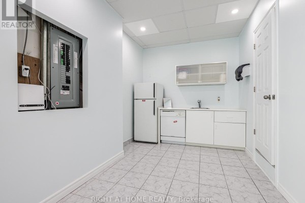 2nd Floor - 600 Gerrard Street E, Toronto, ON M4M1Y3 Photo 5