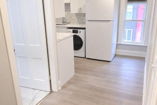 Bathroom - 2nd Floor - 6083 Barker Street, Niagara Falls, ON L2G1Y5 Photo 4