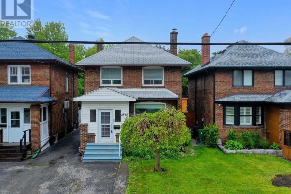 2nd Floor Room - 2518 Lake Shore Boulevard, Toronto