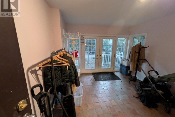 2nd Floor Unit - 255 Indian Road, Toronto, ON M6R2X3 Photo 3