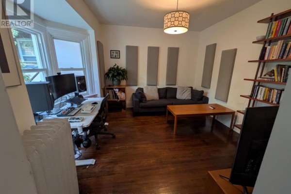 2nd Floor Unit - 255 Indian Road, Toronto, ON M6R2X3 Photo 5
