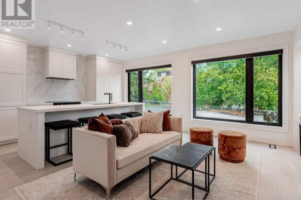 20 Leslie Garden Lane, Toronto, ON, photo 3