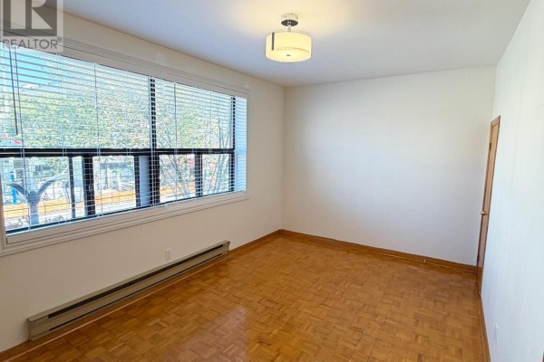 2nd Flr - 455 B Danforth Avenue, Toronto, ON M4K1P1 Photo 4