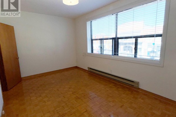 2nd Flr - 455 B Danforth Avenue, Toronto, ON M4K1P1 Photo 5