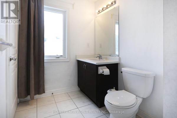 2nd Master Bedroom - 41 Pulpwood Crescent, Richmond Hill, ON L4E0V1 Photo 4