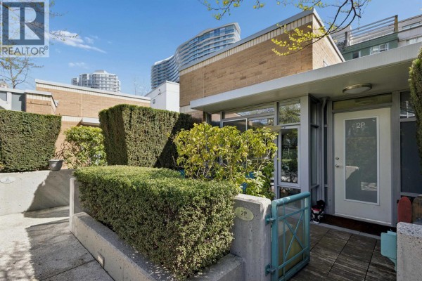2p 1033 Marinaside Crescent, Vancouver, BC V6Z3A3 Photo 2