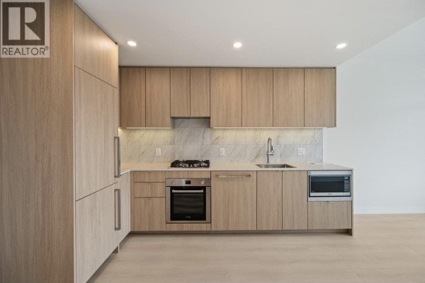 2xxx 626 Claremont Street, Coquitlam, BC V3J0T1 Photo 3
