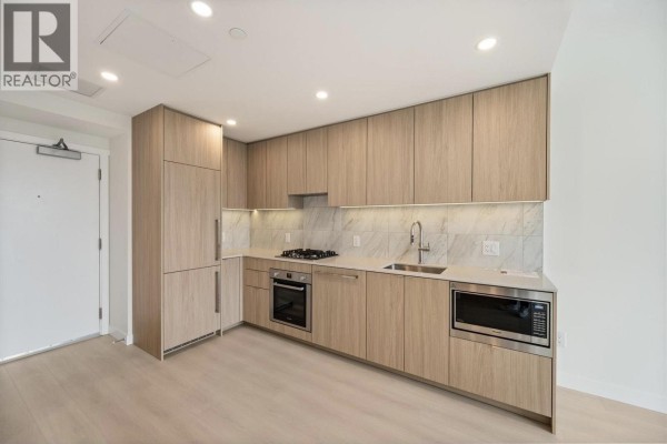 2xxx 626 Claremont Street, Coquitlam, BC V3J0T1 Photo 4
