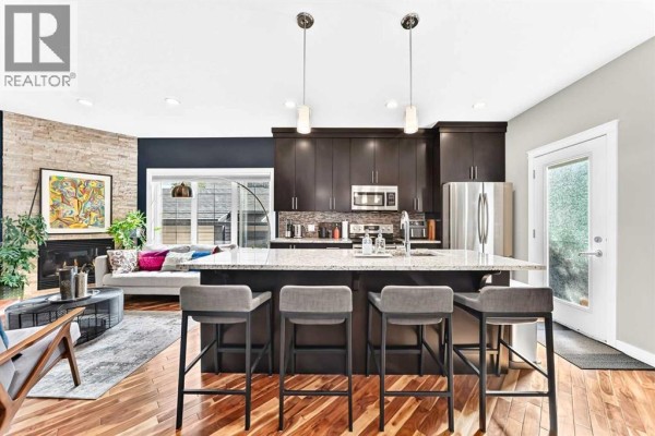 2pc Bathroom - 3, 309 15 Avenue Ne, Calgary, AB T2E1H3 Photo 5