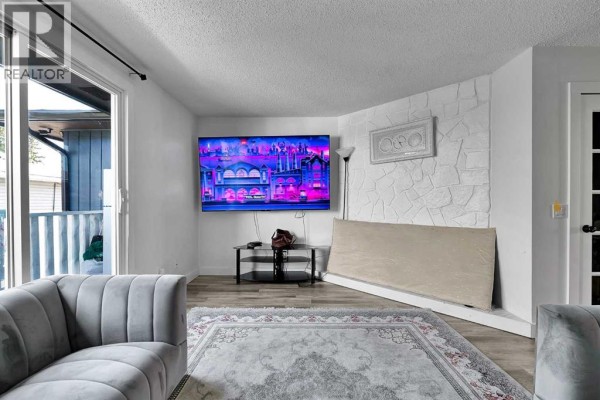 4pc Bathroom - 3, 4543 7 Avenue Se, Calgary, AB T2A5E4 Photo 2