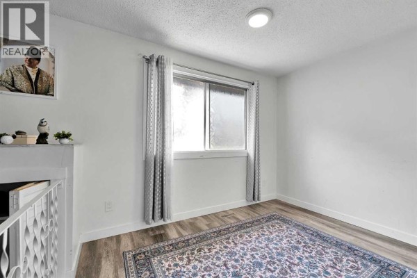 Bedroom - 3, 4543 7 Avenue Se, Calgary, AB T2A5E4 Photo 4