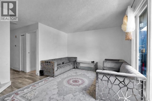 Bedroom - 3, 4543 7 Avenue Se, Calgary, AB T2A5E4 Photo 5