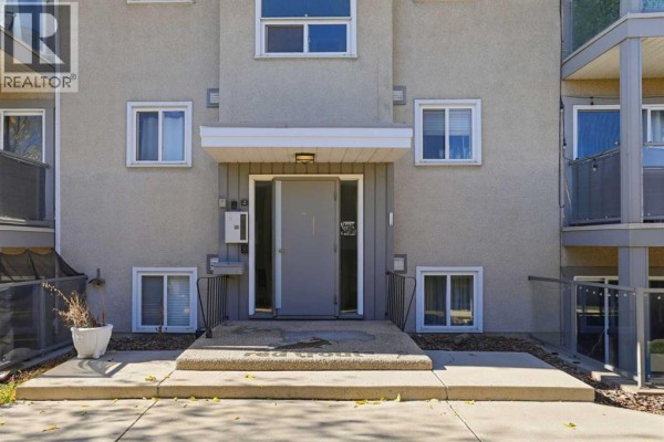 Bedroom - 3, 609 67 Avenue Sw, Calgary, AB T2V0M3 Photo 3