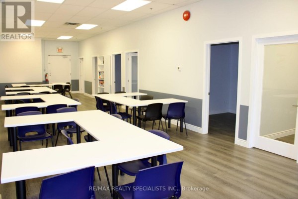 3 - 10 Lormel Gate, Brampton, ON L7A2K7 Photo 5