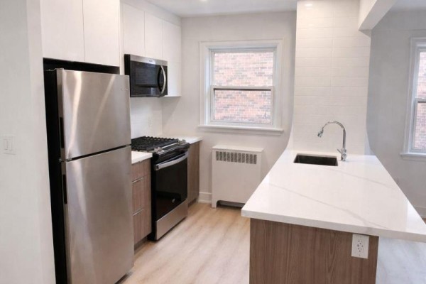3 - 1024 King Street E, Hamilton, ON L8M1C8 Photo 2
