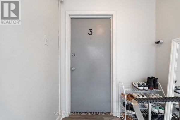 Living room - 3 - 117 Hillsdale Avenue E, Toronto, ON M4S1T4 Photo 3
