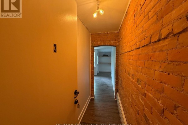 3 - 1303 Bloor Street W, Toronto, ON M6H1P1 Photo 3