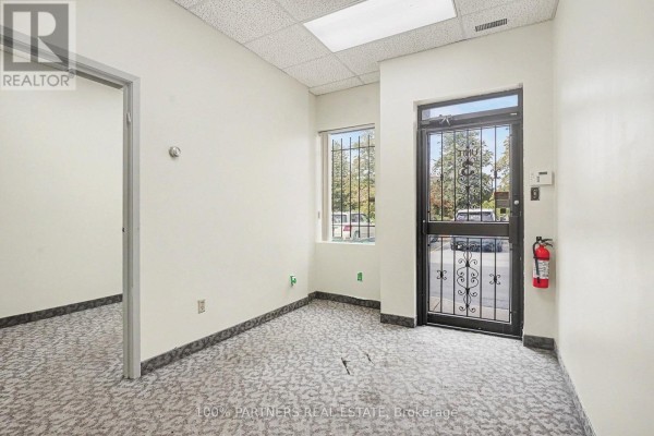 3 - 145 Konrad Crescent, Markham, ON L3R9T9 Photo 3