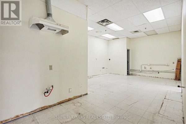 3 - 145 Konrad Crescent, Markham, ON L3R9T9 Photo 4