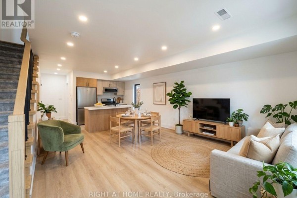 #3 - 151 Gledhill Avenue, Toronto, ON M4C5L1 Photo 3