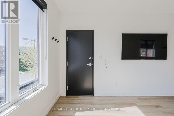 3 - 159 Locksley Avenue, Toronto, ON M6B3N6 Photo 4