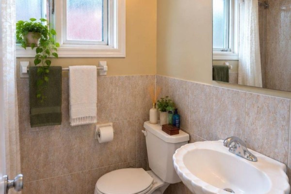 Primary Bedroom - 3 - 163 Morrison Avenue, Toronto, ON M6E1M7 Photo 4