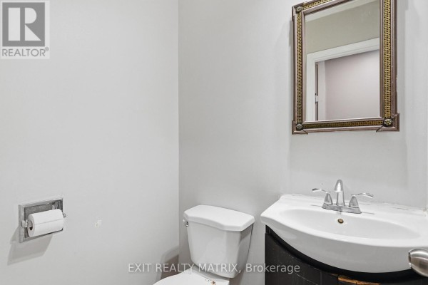 Living room - 3 - 1661 Heron Road, Ottawa, ON K1V6A3 Photo 5