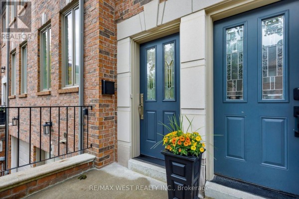 3 - 175 Grand Avenue, Toronto, ON, photo 2