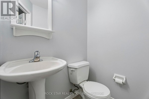 Bedroom 2 - 3 - 1860 Upper Gage Avenue, Hamilton, ON L8W3Y6 Photo 3