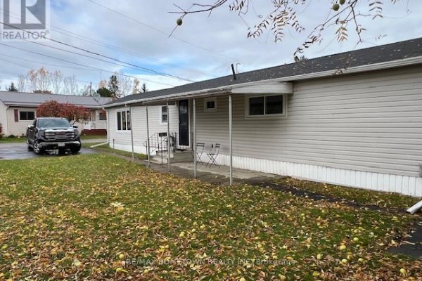 3 - 1871 Oxford Avenue, Elizabethtown Kitley, ON, photo 2