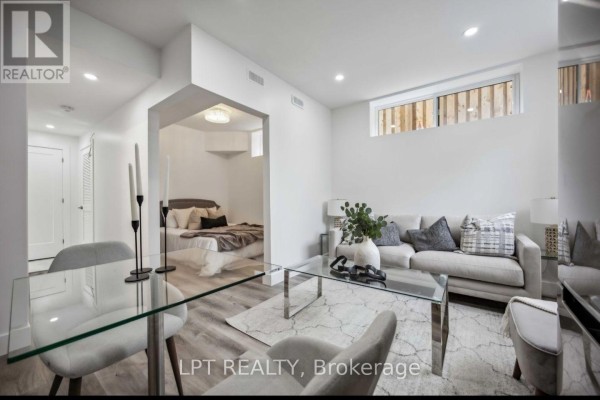 3 - 19 Hatfield Crescent, Toronto, ON M9W3R7 Photo 2