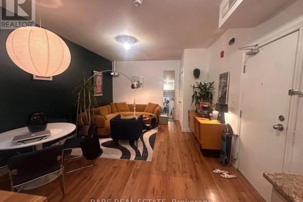 3 - 198 Augusta Avenue, Toronto