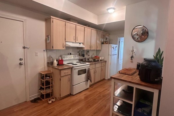 3 - 198 Augusta Avenue, Toronto, ON M5T2L6 Photo 2