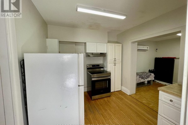 3 - 2257 Dundas Street W, Toronto, ON M6R1X6 Photo 2