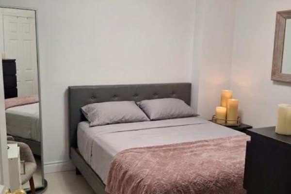 3 - 256 Lakeshore Road E, Mississauga, ON L5G1G9 Photo 5