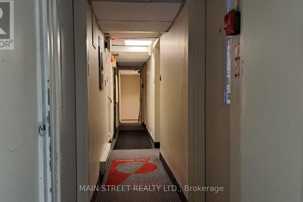 Eating area - 3 - 2588a Yonge Street, Toronto, ON M4P2J3 Photo 4