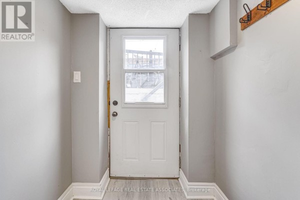 3 - 274 Ossington Avenue, Toronto, ON M6J3A3 Photo 4