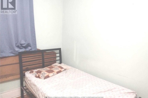 Bedroom - 3 - 285 King Street W, Hamilton, ON L8P1B2 Photo 4