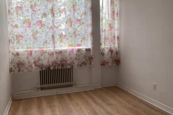 3 - 2881 Lawrence Avenue E, Toronto, ON M1P2S9 Photo 5