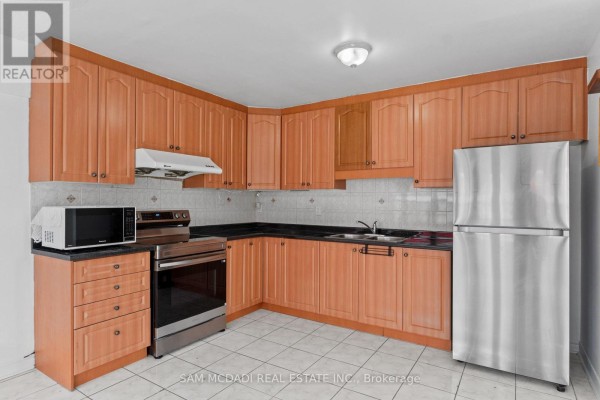 3 - 2922 Islington Avenue, Toronto, ON M9L2K4 Photo 5