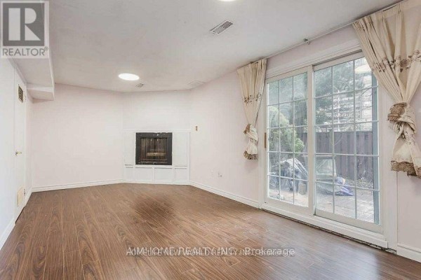 Living room - 3 - 30 Chichester Place, Toronto, ON M1T3S5 Photo 5