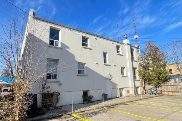 3 - 339 Lakeshore Road E, Mississauga, ON L5G1E7 Photo 3