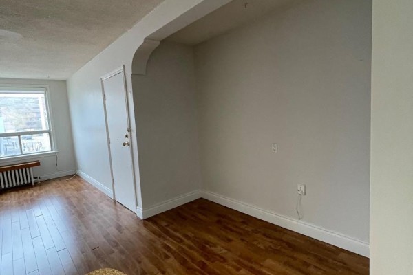 3 - 339 Lakeshore Road E, Mississauga, ON L5G1E7 Photo 5