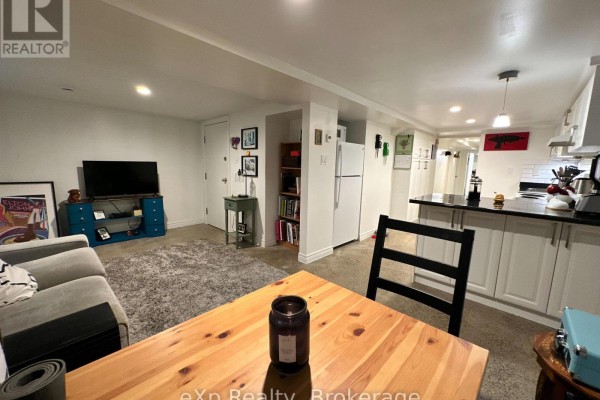 Kitchen - 3 - 36 Second Street, Toronto, ON M8V2X2 Photo 3