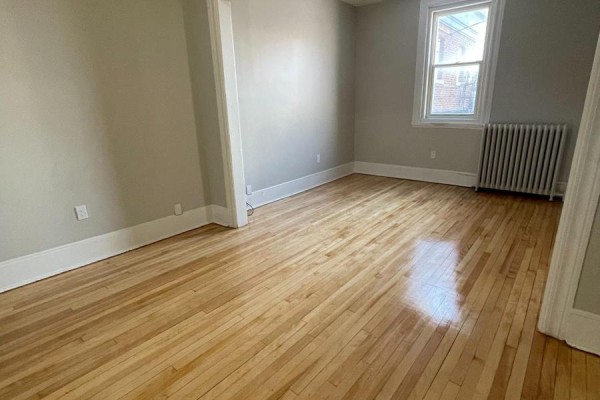 3 - 4-1/2 Russell Street E, Smiths Falls, ON, photo 2